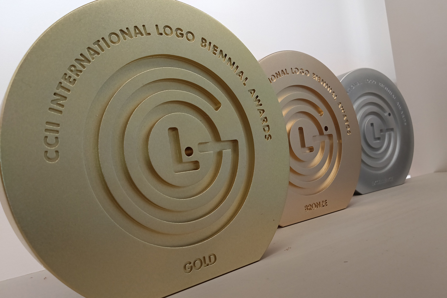 Logo 的形而上学：当符号成为存在本身